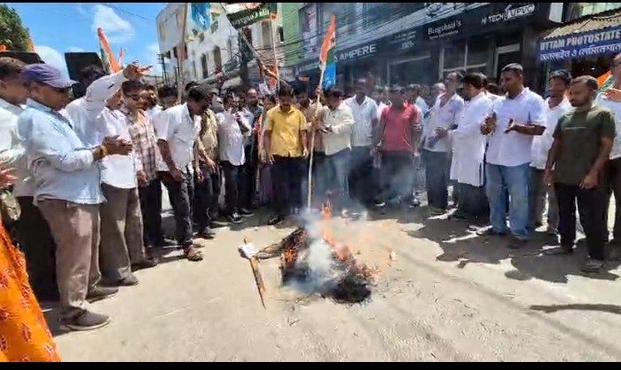 Congress Protests Against Election Commission in Agartala, Burns Gyanesh Kumar Effigy